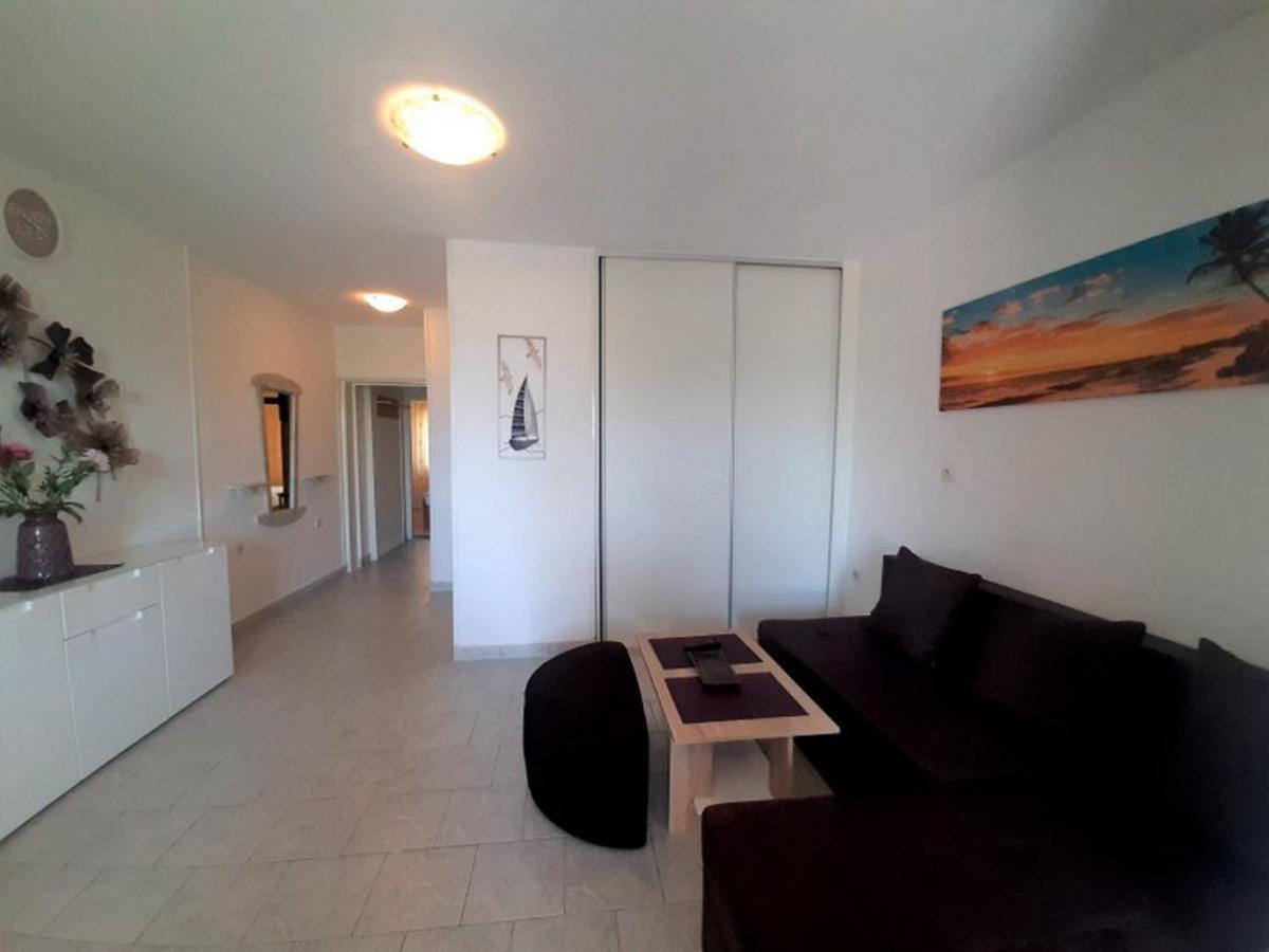 Apartments Nada Krk Island Εξωτερικό φωτογραφία