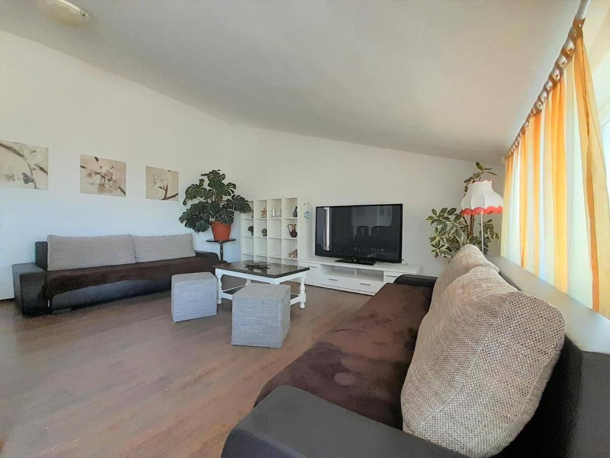 Apartments Nada Krk Island Εξωτερικό φωτογραφία